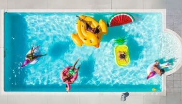 Matelas et bouées gonflables pour piscines